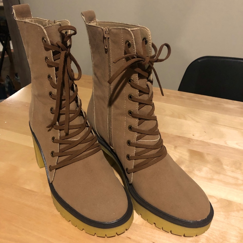 Combat boots